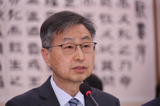 최재해 감사원장이 탄핵소추로 직무가 정지된 이후 조은석 감사원장 직무대행은 대통령실 및 관저 이전 감사 결과에 대한 재심의 검토를 지시했다. 연합뉴스