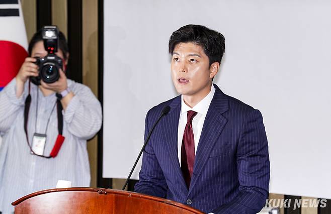 김용태 국민의힘 비상대책위원장이 지난 9일 서울 여의도 국회에서 열린 의원총회에서 발언하고 있다. 유희태 기자