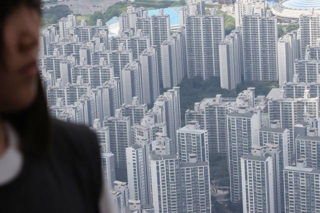 ▲8일 서울 송파구 서울스카이에서 본 일대 아파트. ⓒ연합뉴스