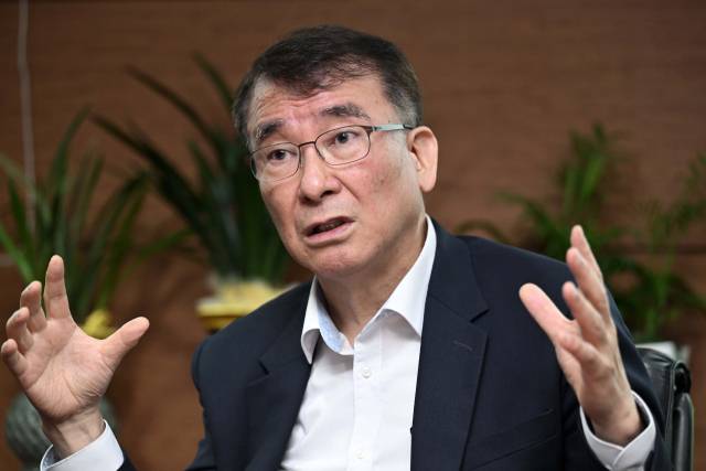 정진호 한국과학기술한림원장이 9일 경기 성남시 분당구 한국과학기술한림원에서 서울경제신문과 인터뷰를 하고 있다. 조태형 기자