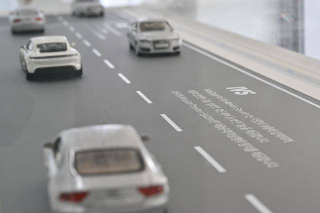 서울 강남구 삼상동 아우토크립트 미래모빌리티센터에 자동차 해킹의 이해를 돕기 위한 모형들이 설치돼 있다. 최주연 기자