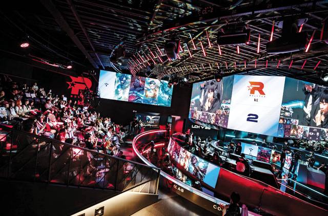 지난 7일 서울 종로구 LCK 아레나에서 열린 2025 미드 시즌 인비테이셔널(MSI) 지역 대표 선발전 ‘로드 투 MSI’ 1라운드 경기 현장 풍경. KT 롤스터가 디플러스 기아를 3대 0으로 이기고 상위 라운드에 진출했다. LCK 제공