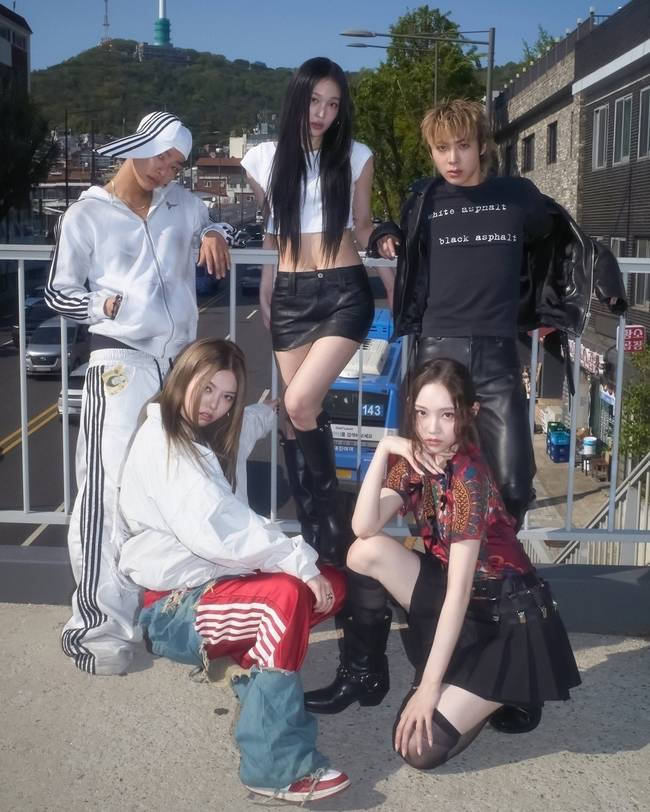 사진=왼쪽 위부터 시계 방향/타잔(이채원), 애니(뮨서윤), 우찬, 영서, 베일리/더블랙레이블 제공