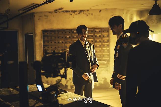 ‘광장’ 현장 스틸 사진. 넷플릭스 제공