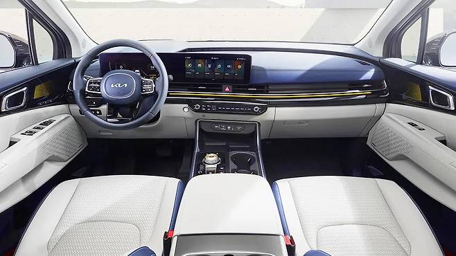 기아 카니발 하이브리드 실내