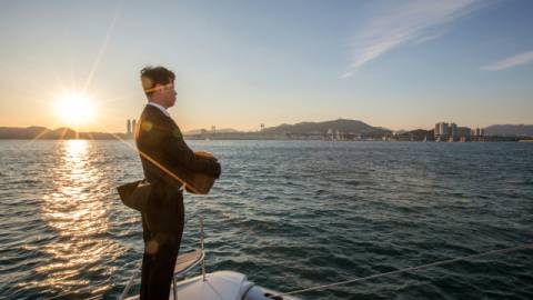 ‘해양장’이란 용어가 아직 생소하게 들리지만 지난해 부산에서는 해양장이 2600건이나 치러졌다. ‘바다로 해양장’ 제공