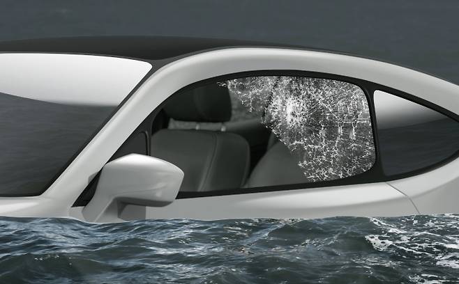 장마철에는 전기차 안전 운행 수칙과 탈출 요령 등을 숙지하는 것이 필요하다. /사진=클립아트코리아