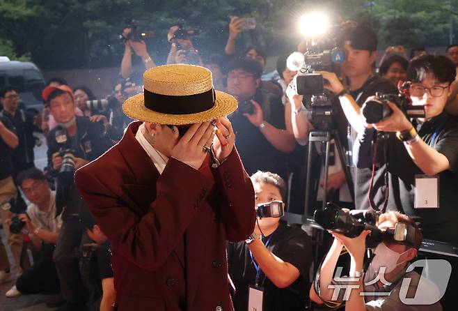 빅뱅 지드래곤(GD,권지용)이 청소년 알코울중독 치료를 위해 거액의 금액을 기부해 화제를 모았지만 40분 지각으로 아쉬움을 남겼다. ⓒ News1 권현진 기자