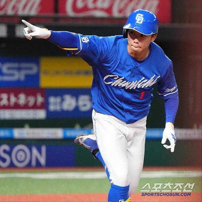 주니치 오카바야시가 13일 세이부전 연장 10회 1사 3루에서 좌전 적시타를 터트렸다. 2대1 승리로 이어진 결승타다. 오카바야시는 3안타를 추가하고 3할 타율을 기록했다. 두 부문 1위가 됐다. 사진캡처=주니치 드래곤즈 SNS