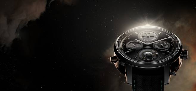 브랜드 설립 270주년을 기념해 선보인 캐비노티에 솔라리아 울트라 그랜드 컴플리케이션 – La Première 워치. 사진 바쉐론 콘스탄틴