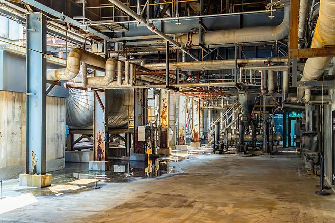 폐소각장에서 문화예술 공간으로 탈바꿈한 부천아트벙커B39.