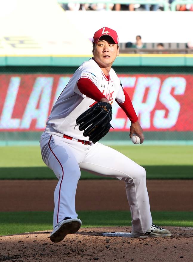 김광현의 다이나믹한 투구 동작. /사진=SSG 랜더스