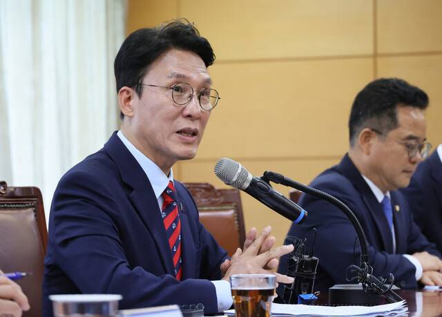 김민석 국무총리 후보자가 13일 서울 종로구 통의동 금융감독연수원에 마련된 청문회 준비단 사무실에서 열린 밥상물가 안정을 위한 경청 간담회에서 발언하고 있다. 연합뉴스