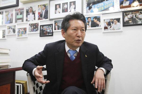 ▲2017년 미디어오늘과 인터뷰 중인 정청래 더불어민주당 의원. 사진=미디어오늘