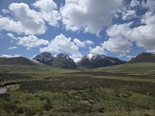 간난짱족자치주 루취현 내에 위치한 가슈윈구의 풍경.