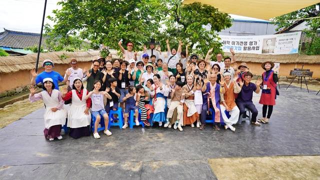 지난 14일 국가유산청 고택종갓집활성화 행사 일환으로 김제 벽골제와 해학 이기선생 생가에서 '선비의 하루'가 열렸다./사진=흥문화예술기획 제공