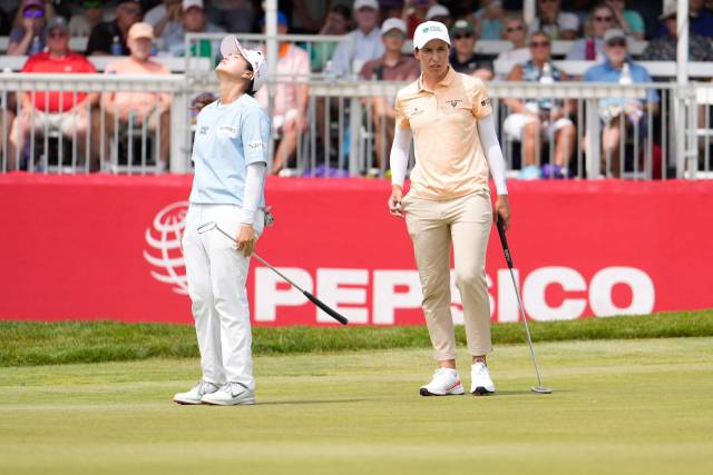 최혜진이 16일 미국 미시간주 벨몬트의 블라이더필즈 컨트리클럽에서 열린 미국여자프로골프(LPGA) 투어 마이어 클래식 마지막 날 18번홀 경기 도중 아쉬워하고 있다. 연합뉴스