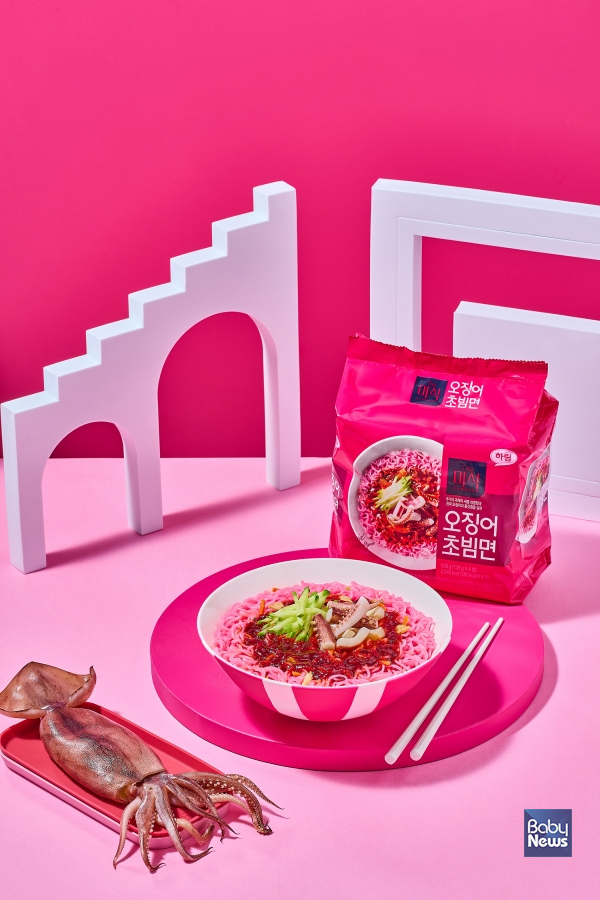 하림 더미식 오징어 초빔면. ⓒ하림