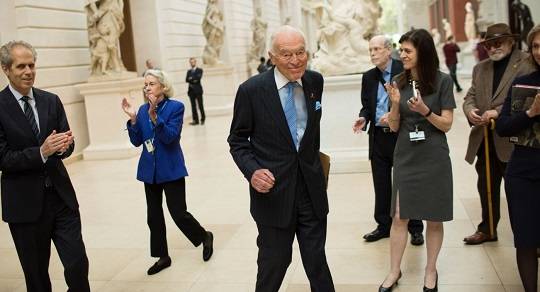 2014년 메트로폴리탄 미술관에서 열린 입체파 작품 컬렉션 언론 시사회에 참석한 레너드 로더(사진/뉴시스)