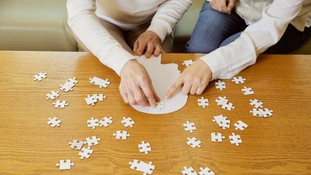 기억의 조각을 찾고 붙잡는 일, 치매 예방은 일상 속에서도 충분히 실천할 수 있다|출처: 클립아트코리아