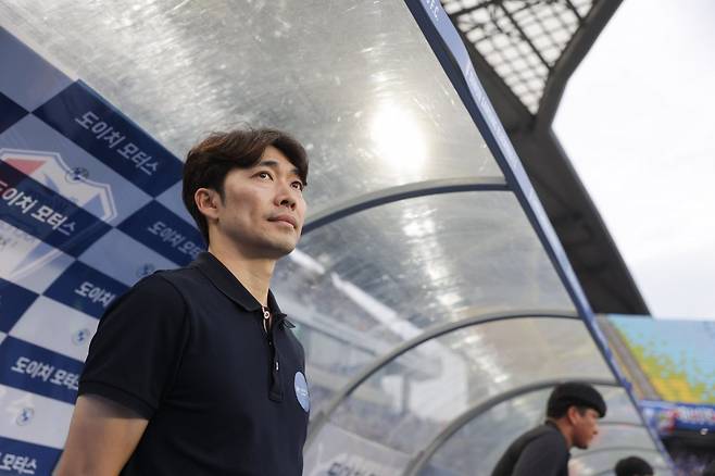 수원 구단이 올 시즌 공격적인 투자를 단행한 상황에서 2시즌 연속 승격에 실패한다면, 변 감독도 책임을 피할 수 없다. 사진제공|한국프로축구연맹