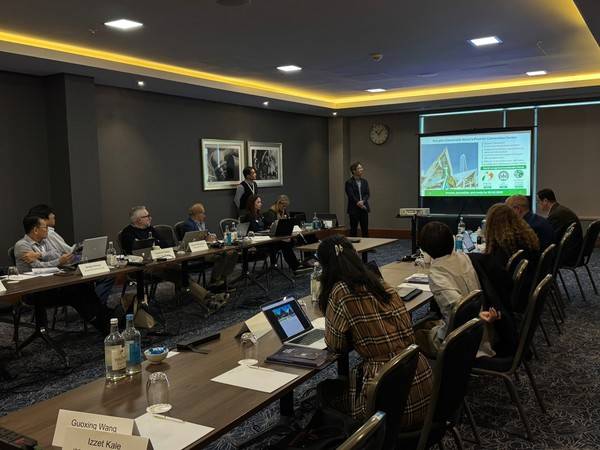 인천시가 국제전기전자공학회(IEEE) 산하 회로 및 시스템 학회(CASS)로부터 ISCAS 2029 유치 제안 발표를 진행하고 있는 모습<인천시 제공>