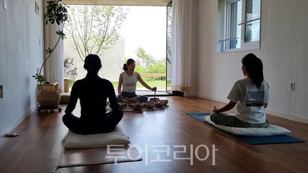 뜨리니요가앤싱잉볼