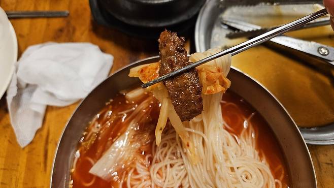 20250616_195738.jpg 저녁 아들 야구팀원들 회식 돼지갈비