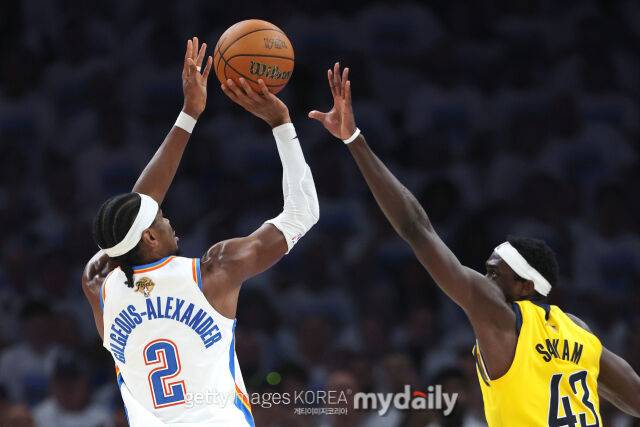 SGA가 시아캄을 앞에 두고 점퍼를 날리고 있다. /게티이미지코리아