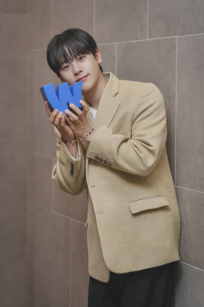 웨이브 오리지널 드라마 ‘ONE:하이스쿨 히어로즈’에서 김의겸 역을 연기한 배우 이정하. 사진 웨이브