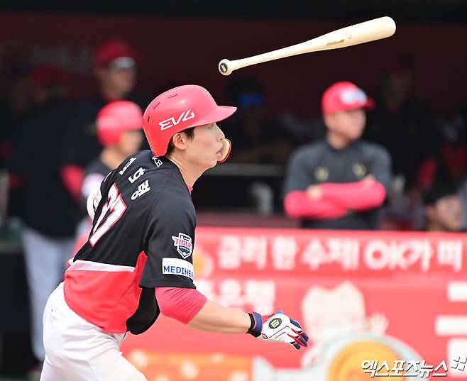 31일 오후 수원KT위즈파크에서 열린 '2025 신한 SOL Bank KBO리그' KIA 타이거즈와 KT 위즈의 경기, 5회초 1사 KIA 김호령이 좌전안타를 날리고 있다. 엑스포츠뉴스 DB