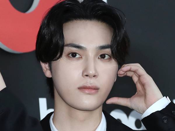 더보이즈 멤버 주학년이 전 일본 AV 배우와 데이트하는 모습이 포착됐다. 사진은 더보이즈 주학년이 지난해 8월27일 서울 중구 신라호텔 영빈관에서 열린 ‘빌보드 케이 파워 100(Billboard K POWER 100)’ 행사에 참석해 포즈를 취하고 있는 모습. /사진=뉴스1