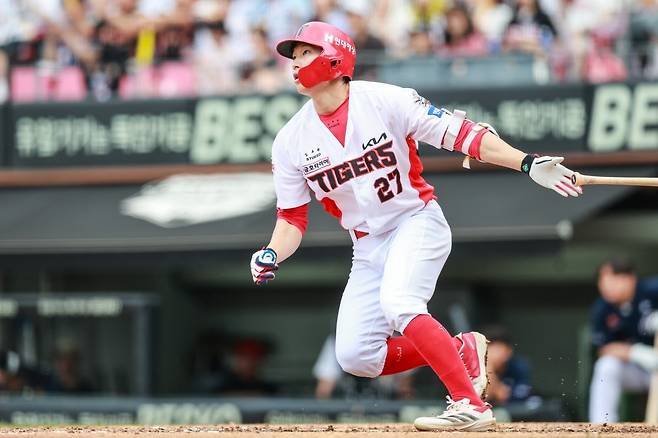 KIA 김호령은 이범호 KIA 감독의 조언에 힘입어 타격 발전을 이뤄냈다. 부상자가 많은 KIA 타선에 활력을 불어넣고 있다. 사진제공|KIA 타이거즈