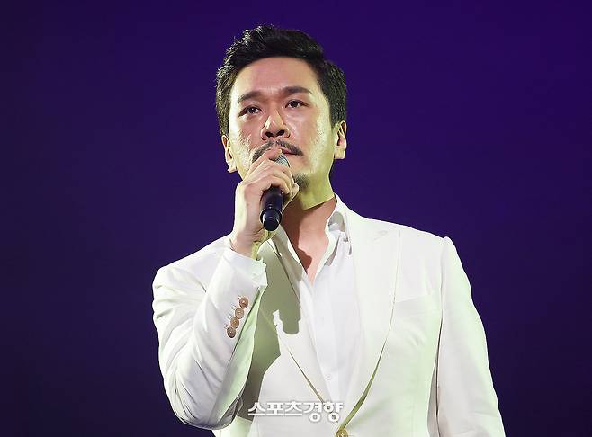 정통망법 위반 혐의로 피고빌된 것으로 확인된 가수 JK김동욱. 경향신문 자료사진