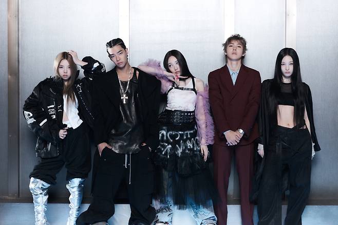 올데이프로젝트 선공개 'FAMOUS' 인기 급상승 1위..글로벌 파장