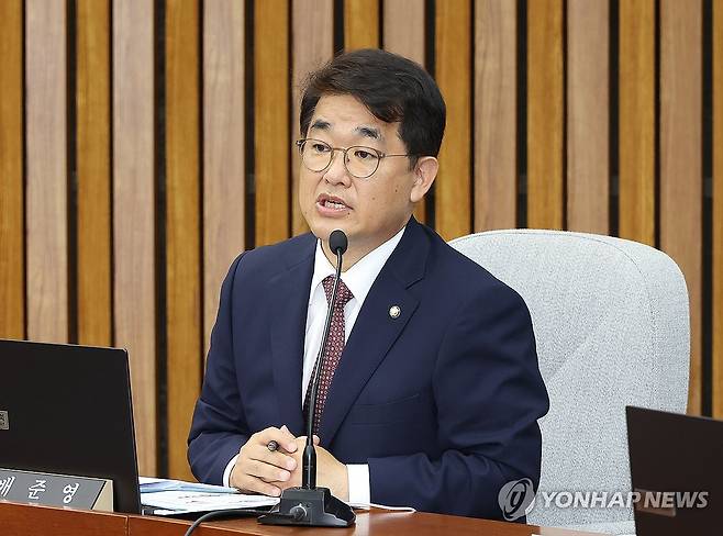 발언하는 배준영 간사 (서울=연합뉴스) 김주형 기자 = 18일 국회에서 열린 국무총리 임명 동의에 관한 인사청문특별위원회 회의에서 야당 간사로 선임된 국민의힘 소속 배준영 의원이 발언하고 있다. 2025.6.18 kjhpress@yna.co.kr