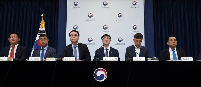 임기근 기획재정부 2차관이 지난 18일 세종시 정부세종청사에서 총 30.5조원 규모로 편성된 새정부 추가경정예산안을 발표하고 있다. /뉴시스