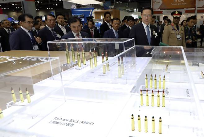 방위산업전(DX KOREA)에 꾸려진 풍산 전시관 모습./뉴스1