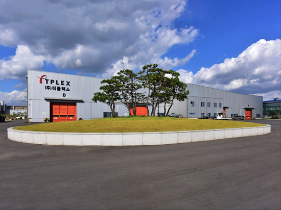 △경기도 안산시 시화MTV에 위치한 티플랙스 본사 전경.
