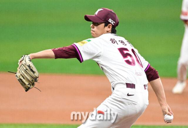 2025년 6월 18일 오후 서울 고척스카이돔에서 열린 '2025 신한 SOL뱅크 KBO 리그' SSG 랜더스와 키움 히어로즈의 경기. 키움 선발투수 하영민이 역투하고 있다./마이데일리