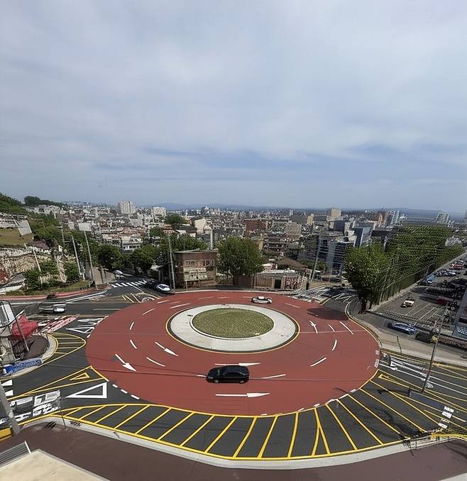 평택시는 비전동 450번지 일원 재랭이고개에 추진해 온 회전교차로 설치 공사를 완료했다. 사진=평택시