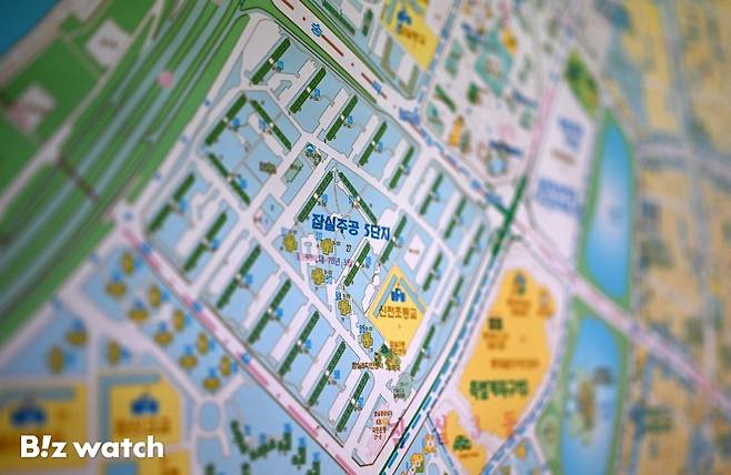 서울 송파구 잠실주공5단지가 공공임대 785가구를 포함한 총 6387가구의 대단지 랜드마크로 조성될 예정이다. 사진은 20일 주공5단지 상가 모습./사진=이명근 기자 qwe123@