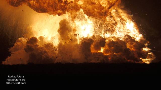 스페이스X 스타십 우주선 로켓 폭발 장면. 엑스 캡처