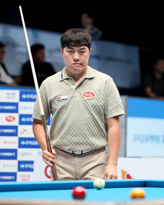 128강에서 탈락한 세계 1위 출신 김준태. /사진=PBA 투어 제공