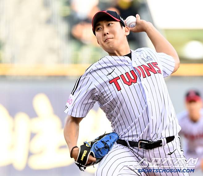 10일 잠실야구장에서 열린 SSG와 LG의 경기, LG 선발투수 손주영이 역투하고 있다. 잠실=허상욱 기자wook@sportschosun.com/2025.06.10/