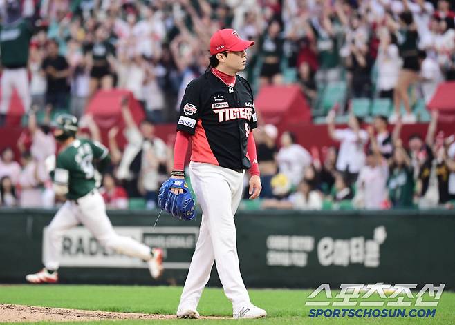 21일 인천 SSG랜더스필드에서 열린 SSG와 KIA의 경기. 6회 SSG 오태곤에게 솔로홈런을 허용한 KIA 양현종. 인천=송정헌 기자songs@sportschosun.com/2025.06.21/