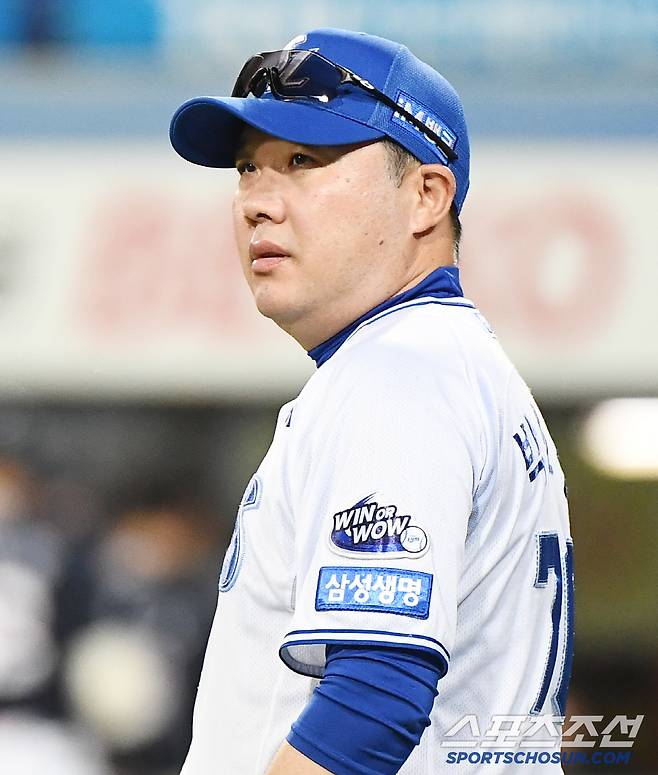 17일 대구 라이온즈파크에서 열린 두산-삼성전. 삼성이 12대1로 승리했다. 박진만 감독이 선수들을 맞이하고 있다. 대구=정재근 기자 cjg@sportschosun.com/2025.6.17/