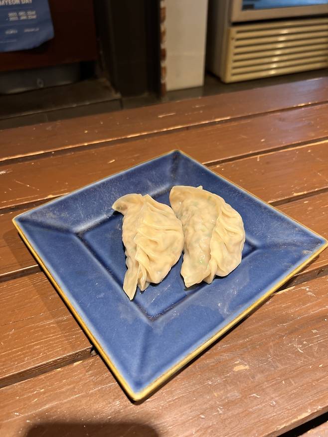 North Korean-style dumplings at Yeonnam Chinchin in Yeonnam-dong, Mapo-gu, western Seoul (Park Jun-hee/The Korea Herald)