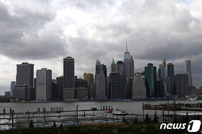 미국 뉴욕주 의회가 초거대 AI 모델로 인한 대규모 재난을 방지하는 법안을 통과시켰다. /AFP=뉴스1