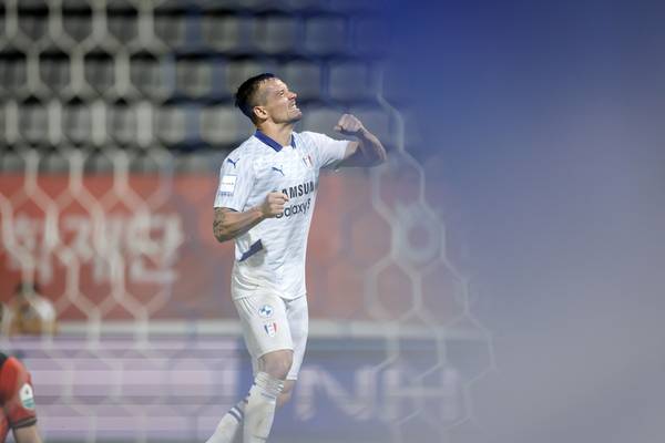 프로축구 K리그2 수원삼성 일류첸코가 경남FC와의 리그 17라운드에서 쐐기골을 넣고 기뻐하고 있다. 2025.6.22 /한국프로축구연맹 제공